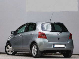 Toyota Yaris foto 2