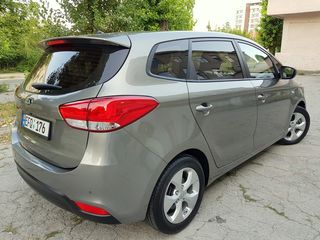 Kia Carens foto 2