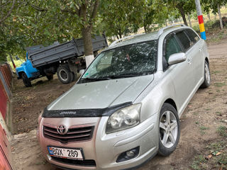 Toyota Avensis foto 5