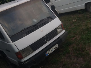 Mercedes D100 фото 2