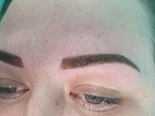 Перманетный татуаж бровей