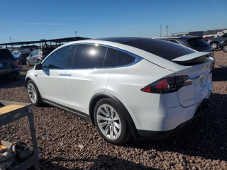 Tesla Model X foto 6