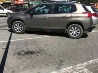 Peugeot 2008 foto 3