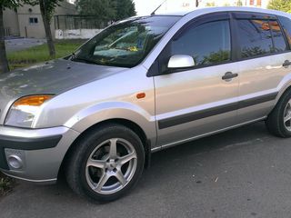 Ford Fusion foto 5