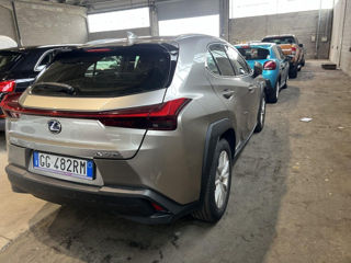 Lexus UX foto 3