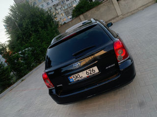 Toyota Avensis foto 7