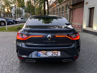 Renault Megane фото 9