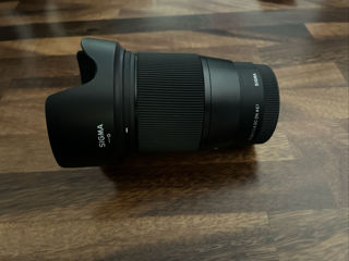 Sigma 16mm, f1.4 (Canon EF-M) фото 1