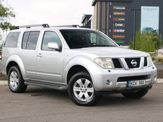 Nissan Pathfinder foto 3