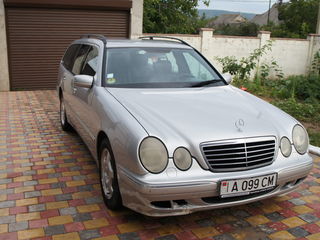 Mercedes E Class foto 1