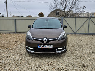 Renault Grand Scenic foto 2