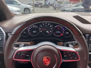 Porsche Cayenne foto 16