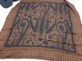 Batik Vintage ,,Yves Saint Laurent ,,original 100% foto 2