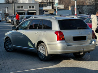 Toyota Avensis foto 3