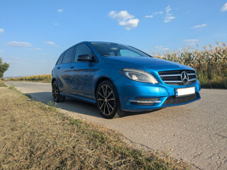 Mercedes B-Class foto 1