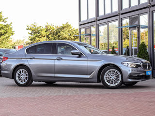 BMW 5 Series foto 4