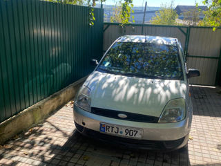 Ford Fiesta foto 4