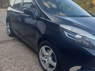 Renault Grand Scenic foto 1