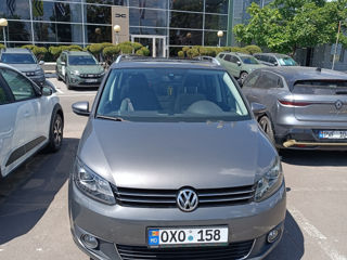 Volkswagen Touran foto 2