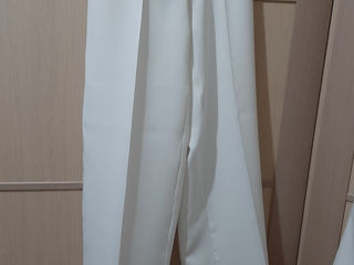 Продам белый модный костюм foto 3