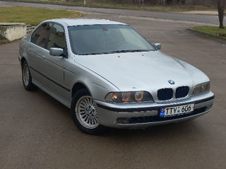 BMW 5 Series foto 3