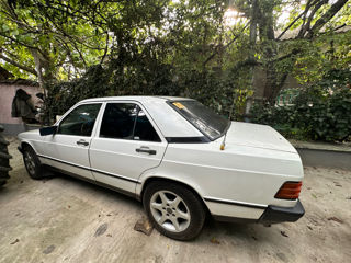 Mercedes 190 (W201), 1990