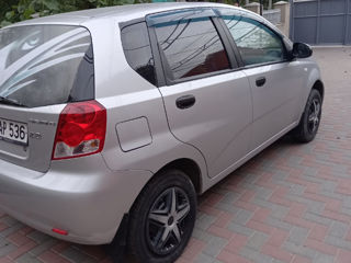 Chevrolet Aveo foto 2