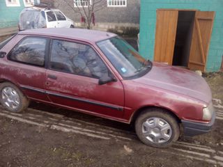 Peugeot 309 foto 2