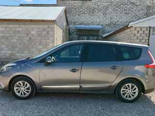 Renault Grand Scenic foto 3