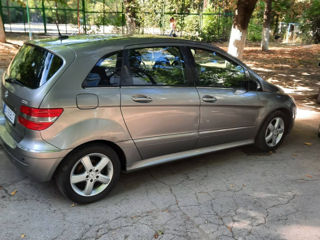 Mercedes B-Class foto 3