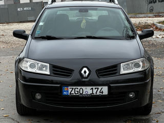 Renault Megane foto 2