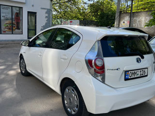 Toyota Prius c foto 4