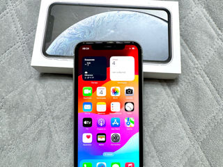 iPhone XR White 128Gb