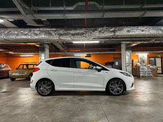 Ford Fiesta foto 12