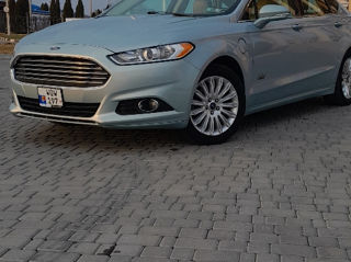 Ford Mondeo foto 1