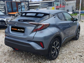 Toyota C-HR foto 4