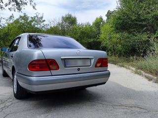 Mercedes E-Class foto 6