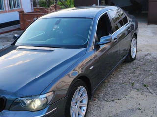 BMW 7 Series foto 4