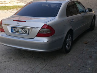 Mercedes E-Class foto 2