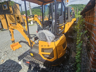 MINI EXCAVATOR MACAO CT17  credit fără prima rată foto 3