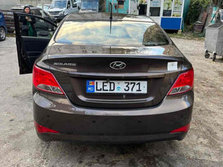 Hyundai Solaris foto 2