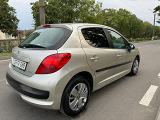 Peugeot 207 foto 6