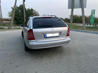 Mercedes C-Class foto 4