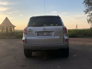 Toyota Rav 4 foto 4