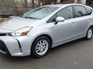 Toyota Prius v