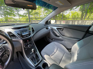 Hyundai Elantra foto 5