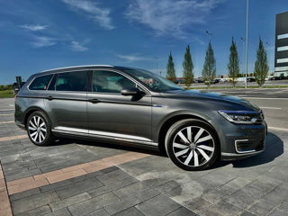 Volkswagen Passat foto 2