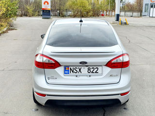 Ford Fiesta foto 4