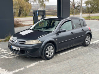 Renault Megane foto 2