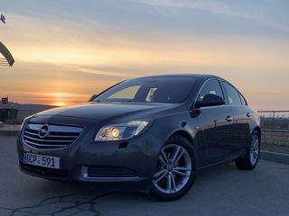 Opel Insignia foto 1